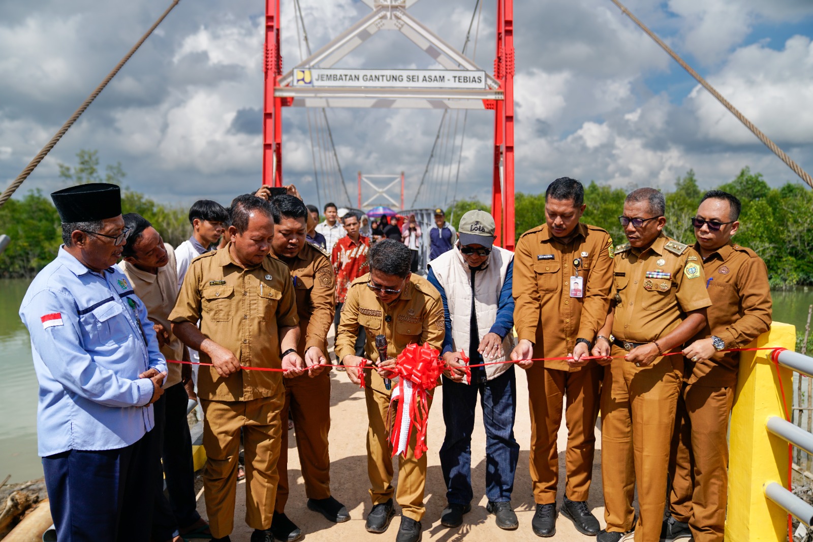 Bupati Karimun Resmikan Jembatan Tok Kenot: Akhiri Keterisolasian, Perkuat Akses Pendidikan dan Ekonomi Warga