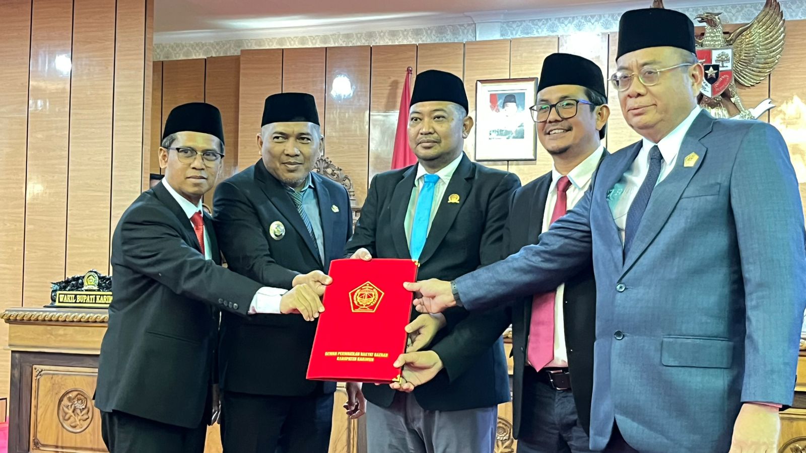 Rapat Paripurna DPRD Kabupaten Karimun Bahas LKPJ Bupati Tahun Anggaran 2025 dan RPIK