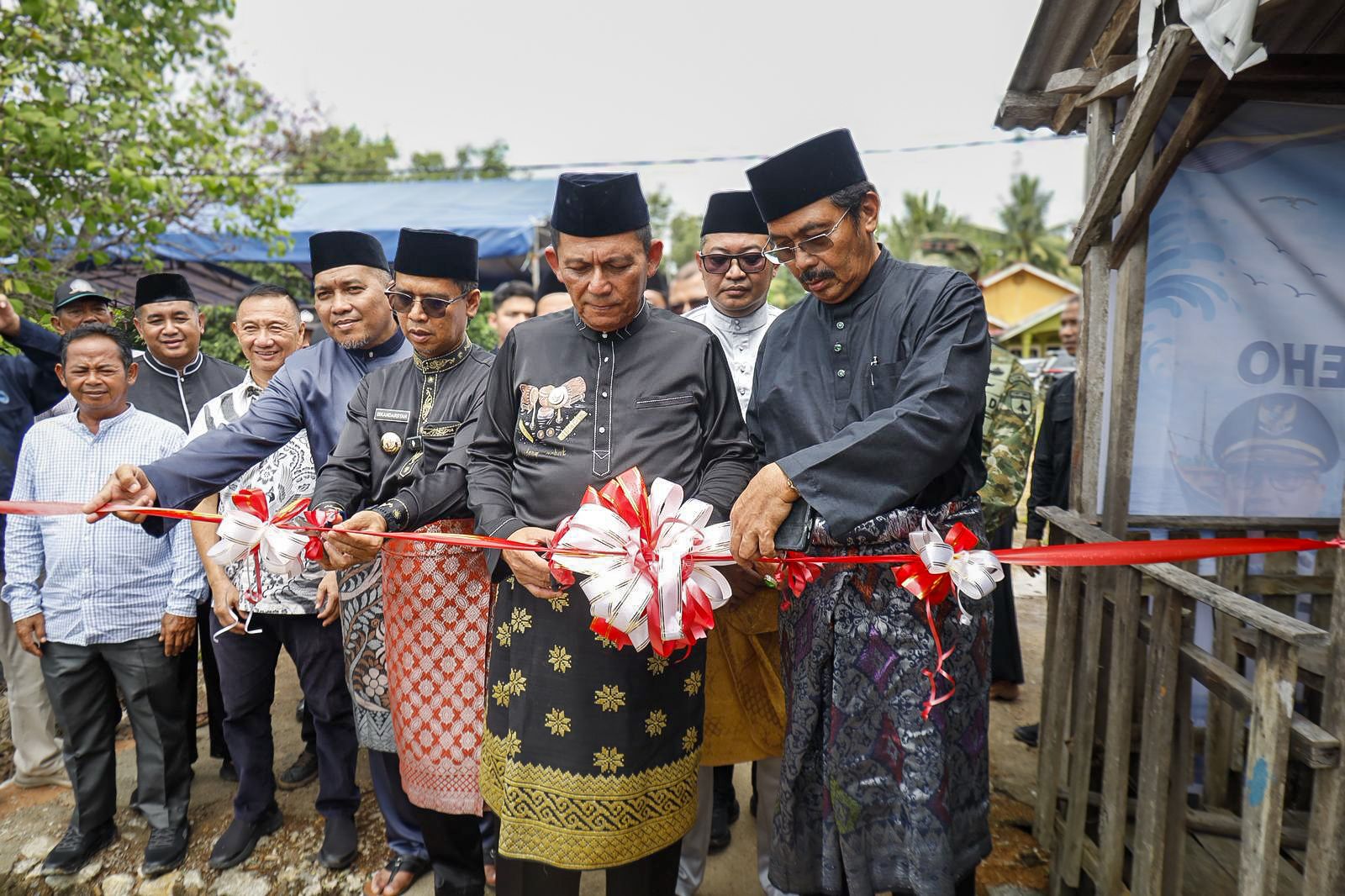 Resmikan Tangkahan Nelayan Leho, Gubernur Ansar Siapkan Solusi Jalan dan Penataan Kawasan Pesisir Karimun