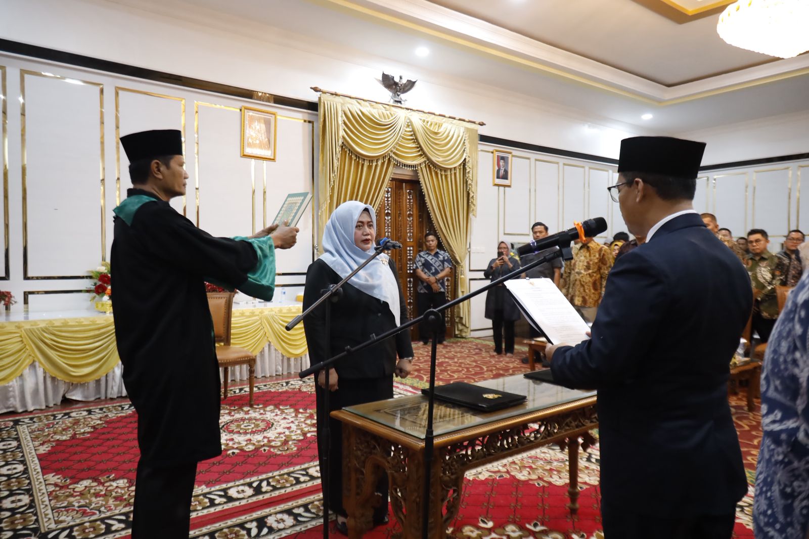 Liza Bharlyantie Hilsya Resmi Dilantik Sebagai Direktur Utama PT Pelabuhan Karimun, Bupati Targetkan BUMD Semakin Agresif Tangkap Peluang Investasi