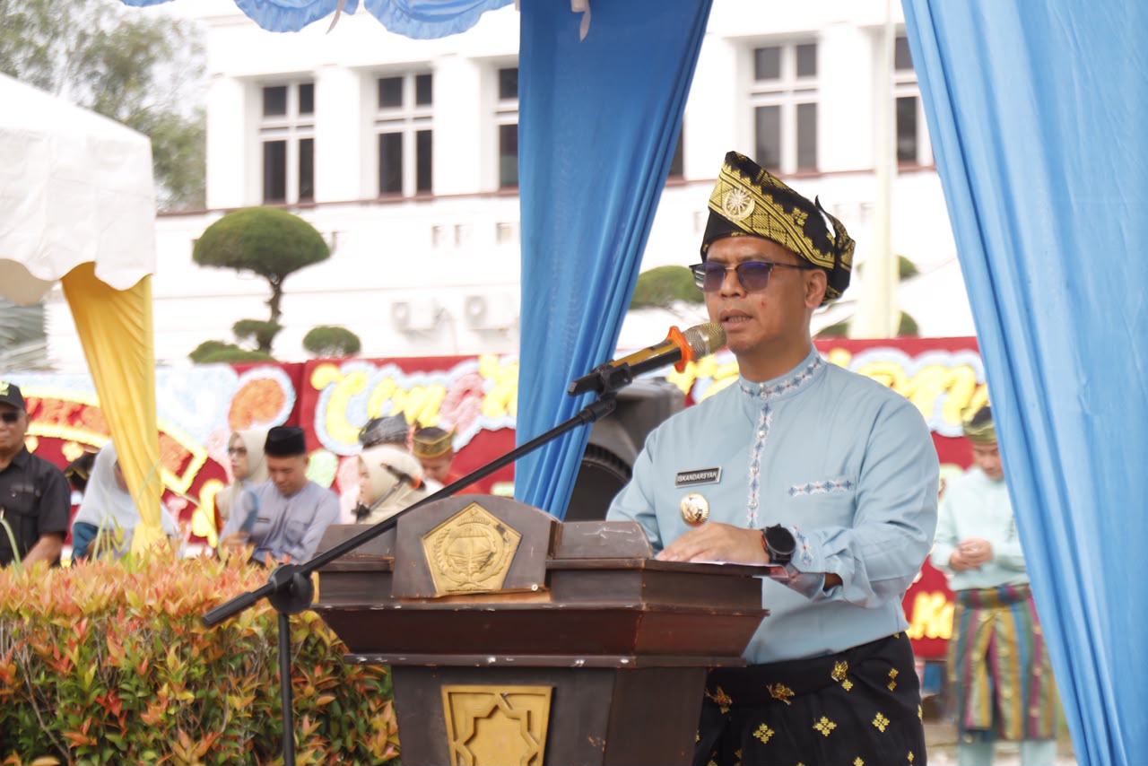  Peringati HUT ke-27, Bupati Karimun H. Iskandarsyah Ajak Masyarakat Terus Bangkit dalam Harmoni dan Paparkan Pertumbuhan Ekonomi 6,14 Persen